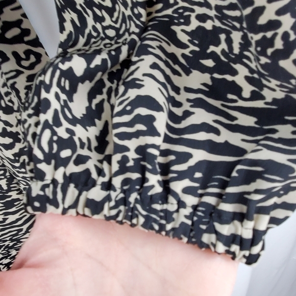 ❤️ Dana Bachman Leopard print top size large - Picture 5 of 8